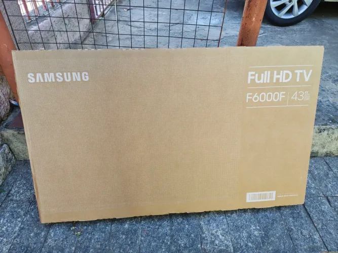 Smart TV Samsung 43 Nova zero lacrada com nota fiscal e garantia 1 ano