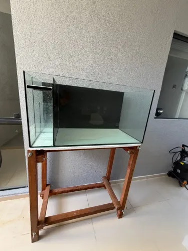 Aquário 100x50x50 com Sump Lateral + Base