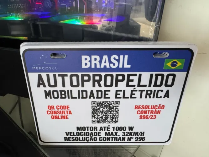 Placa autopropelido