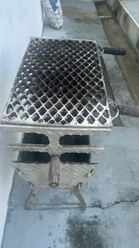 Churrasqueira de alumínio