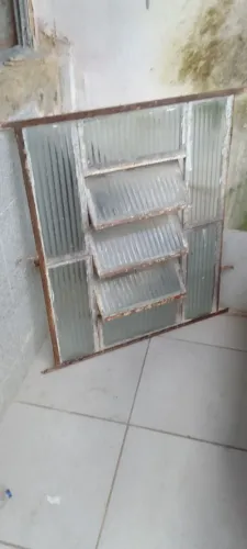 Vendo janela de ferro 90x91