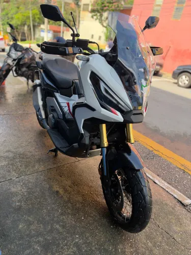 Honda xadv 750 2024