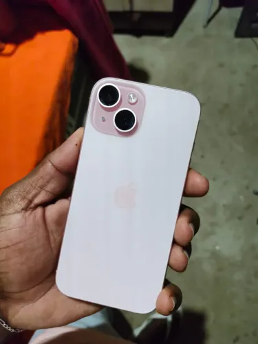 Vende-se iPhone 15 semi novo
