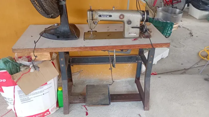 Máquina costura reta brother 700,00