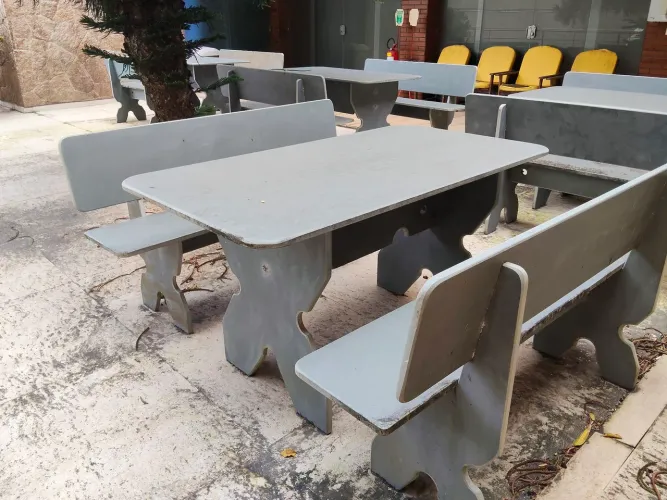 Mesa de 1.80m com 2 bancos de Ardósia