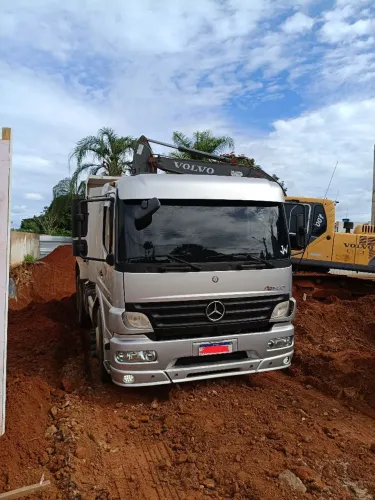 Atego 2425 caçamba truck