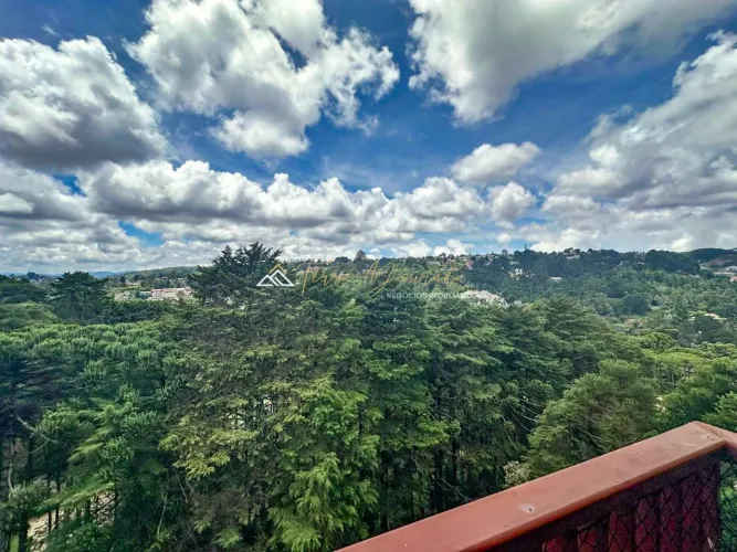 Viva o melhor de Campos do Jordão em um Apartamento amplo e muito bem localizado.