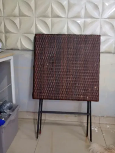 Vendo essa mesa de Bambu artesanal