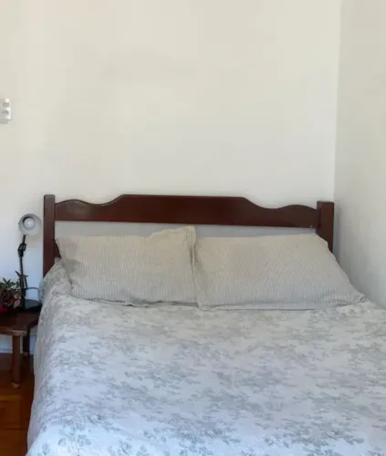 Cama casal madeira maciça 