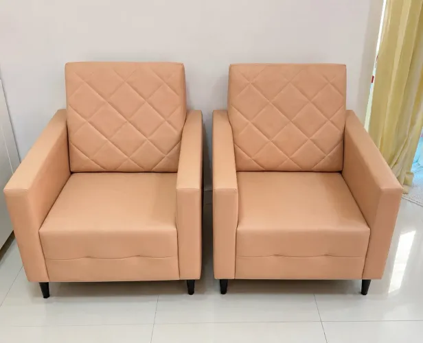 Vendo 2 poltrona para salão de beleza e etc.