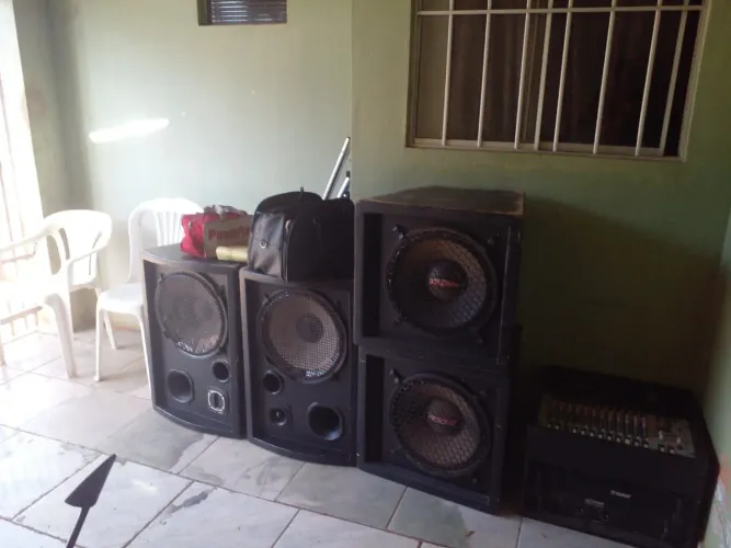 Caixa jogo completo de caixa de som com mesa