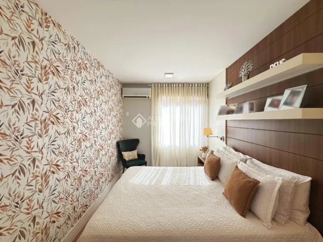 CASA 3 QUARTOS - TOTALMENTE REVITALIZADA