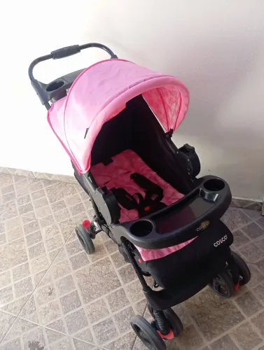Carrinho de bebê com bebê conforto - Cosco (Preto com Rosa)