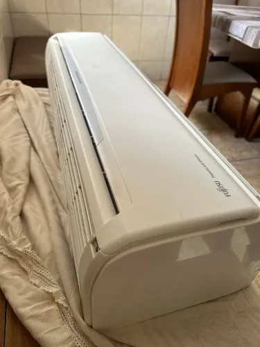 Ar-Condicionado Fujitsu 18.000 BTUs - 220V | Excelente Estado