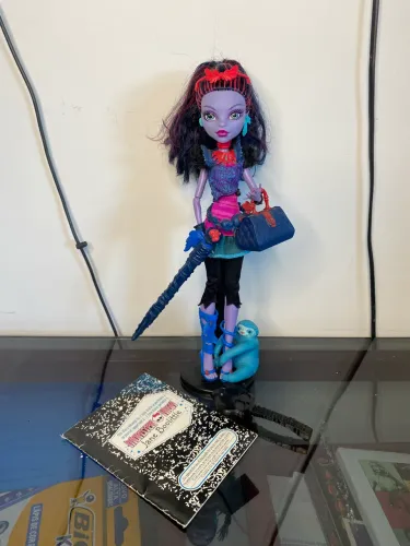 Monster High Jane Boolittle básica completa