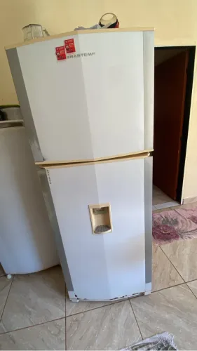 vende-se geladeira
