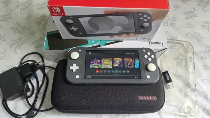 Switch lite desbloqueado - excelente estado e completo!