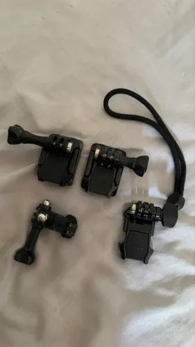 Suporte para capacete da câmera GOPRO original usado poucas vezes , estado novo !