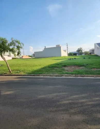 Terreno plano condomínio fechado