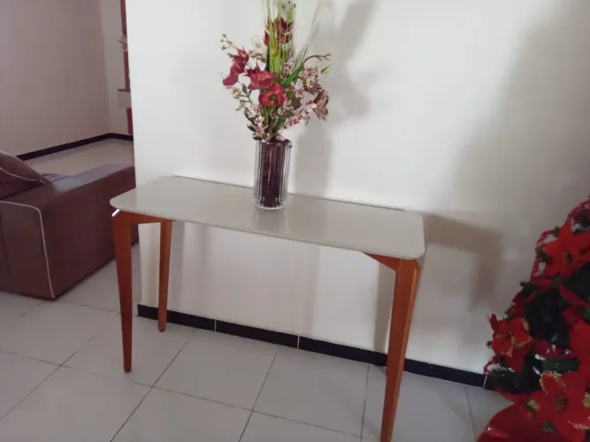 Aparador c Pés em Madeira Maciça e Vidro 