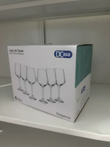 6 taças de vinho