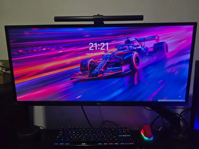 2 monitores ultrawide 