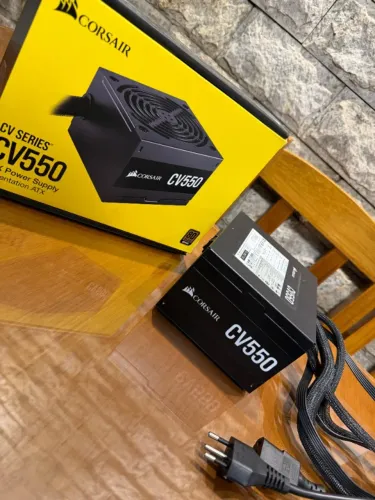 Fonte Corsair CV550 550W 80 Plus Bronze