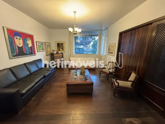 Casa com excelente localização no Bairro Cidade Jardim Belo Horizonte/MG