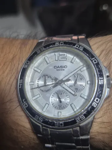 Relógio CASIO  MULTIFUNÇÕES  MTP-1300D  À QUARTZ  -  ÓTIMO ESTADO