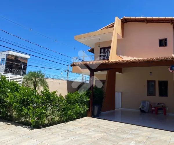 Casa duplex para locação no Condomínio em Neópolis.