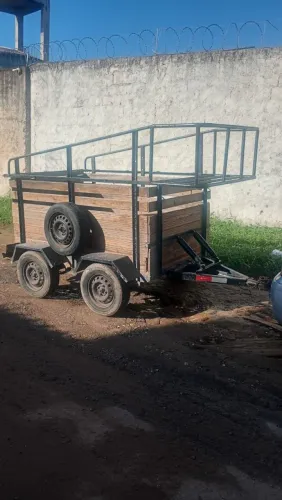 Vendo carroçinha 2 eixo