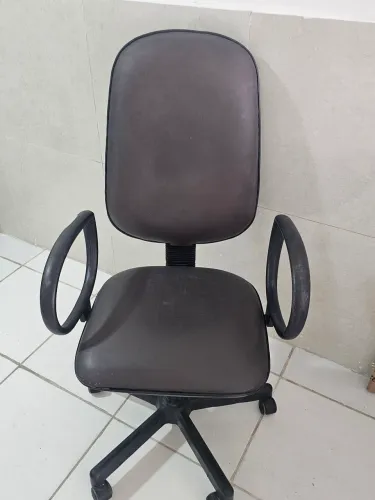 3 Cadeiras de escritório por 139 reais