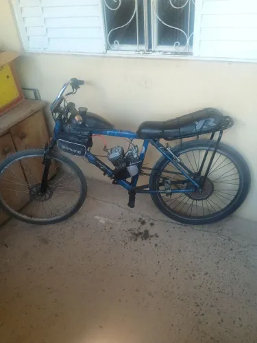 Vendo motorizada 80 cc vem nela