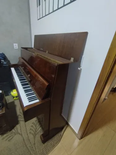 Piano acústico Fritz Dorbert