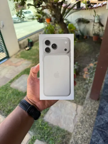 iPhone 17 Pro Max Silver