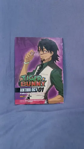 Manga Volume 1, Tiger & Bunny. - Anthology, de Mizuki Sakakibara, em PERFEITO ESTADO!