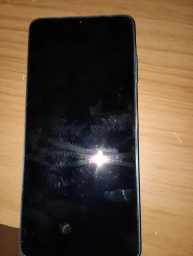 Celular novo menos de um ano usado 