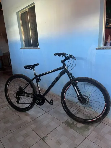 Bicicleta Mountain Bike
