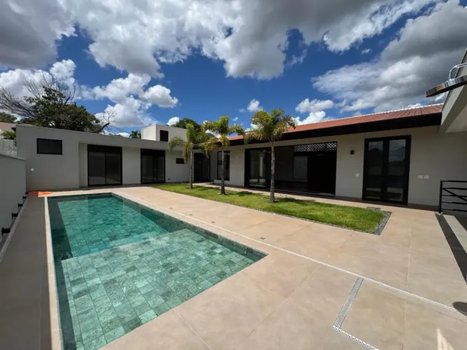 Casa à venda no condomínio Residencial Samambaia em Bauru -SP.