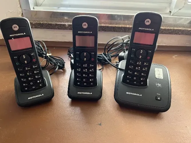 Kit de telefone sem fio com 3 ramais MOTOROLA