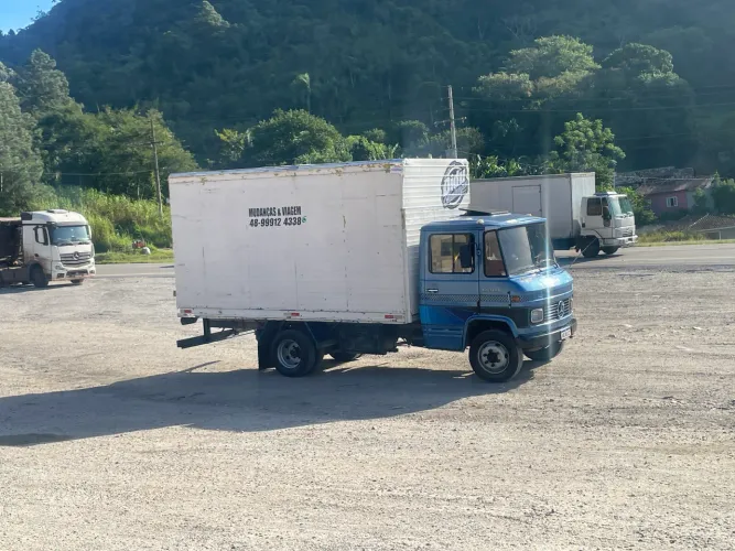 Caminhão para mudança em geral 