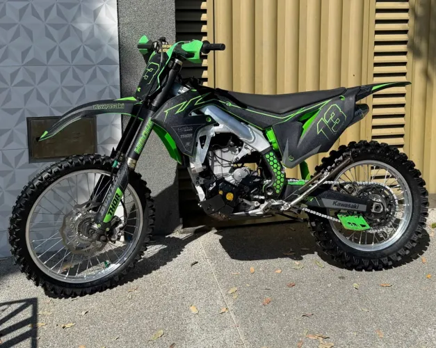 Kx 450 2023, 8 horas
