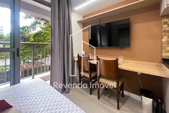 Studio em Moema de 1 Quarto com 21m² à Venda.