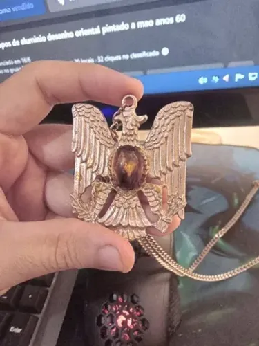Antigo Colar com uma águia como broche em aço