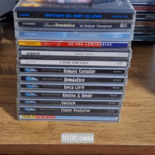 Cds variados, 10 cada um