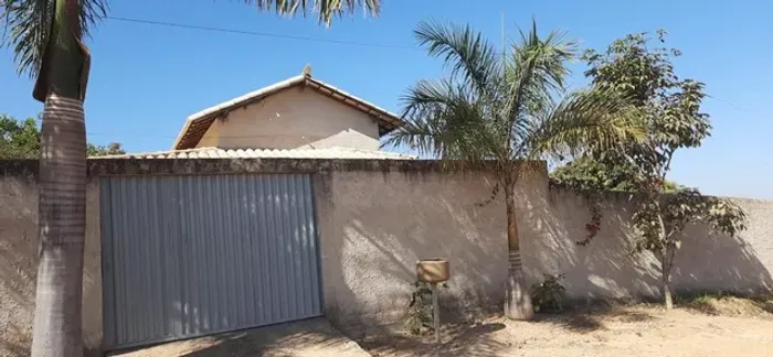 Lote de 610 m² com casa e espaço gourmet, Jaboticatubas.