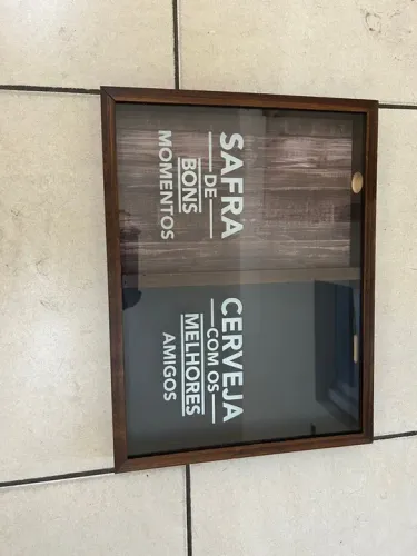 Quadro misto para tampinhas e rolhas