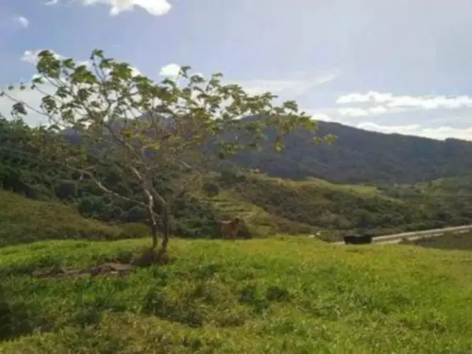 CASIMIRO DE ABREU/RJ Fazenda com 2 hectares