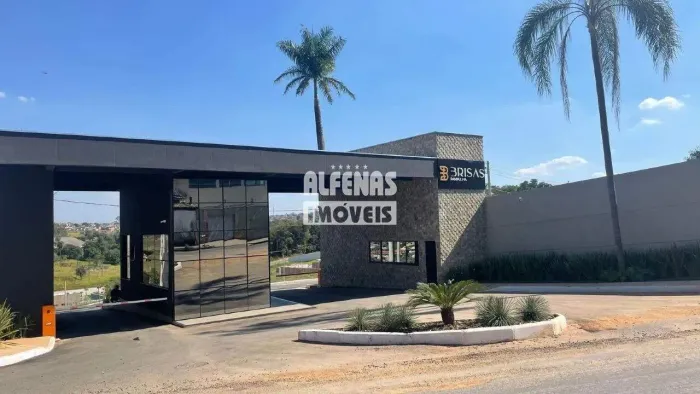 Lote à venda no Bairro NACIONAL