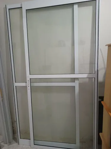 Porta de correr alumínio novíssima